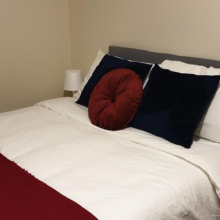 2 Bedroom Lovely Apartment In Woolwich London Exteriör bild