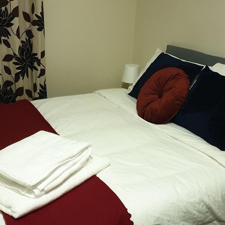 2 Bedroom Lovely Apartment In Woolwich London Exteriör bild