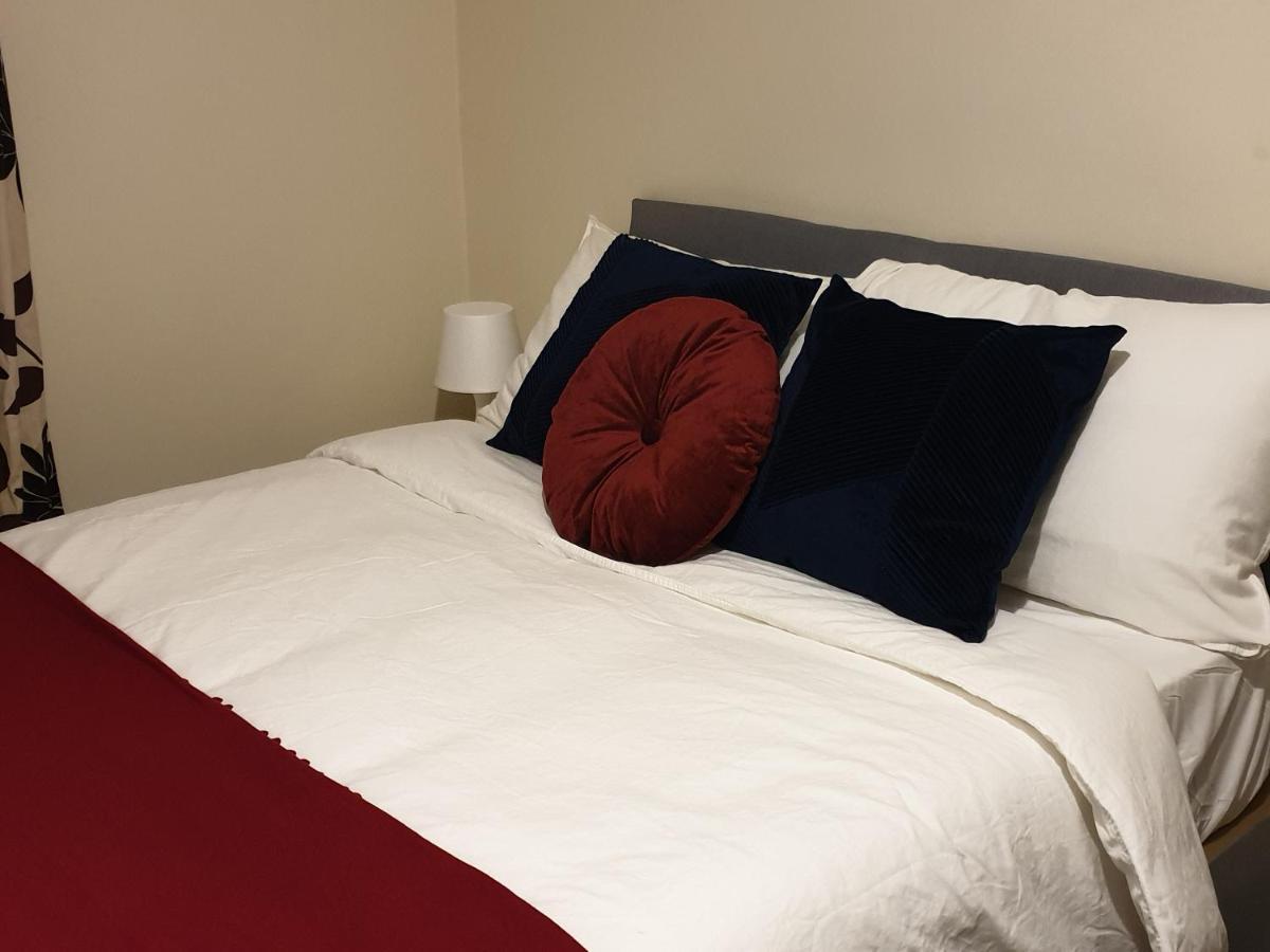 2 Bedroom Lovely Apartment In Woolwich London Exteriör bild